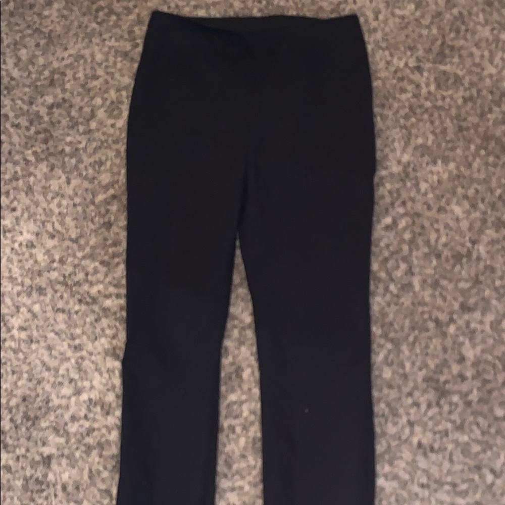 Black legging like pants.